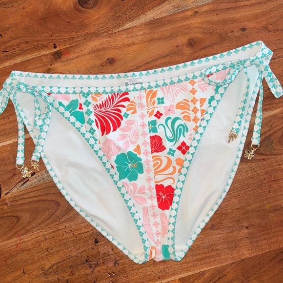 No Boundaries Other - No Boundaries Multicolor Floral Bikini Bottom